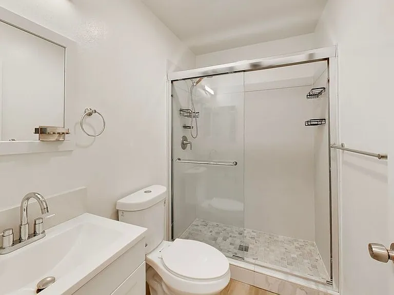 1015 Continentals Way — Photo 12