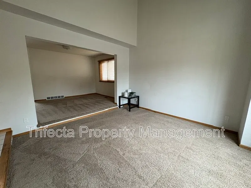 3 bed, 3.0 bath, 2125 sqft, $2,595 — Photo 4