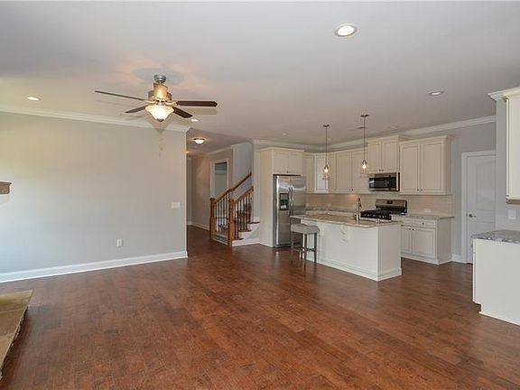 5th image of 3112 Patriot Sq SW