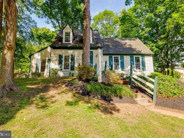 15465 Golf Club Dr, Dumfries, VA 22025