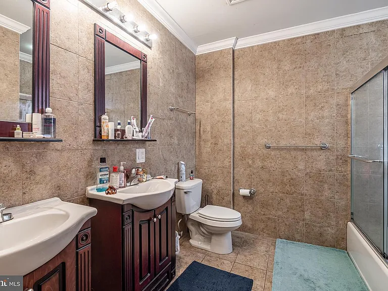 329 W Girard Ave #2 — Photo 11