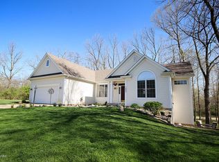 1483 Valley View Dr, Niles, MI 49120