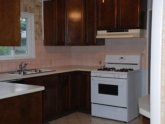 4th image of 1168 Shannon Ave
