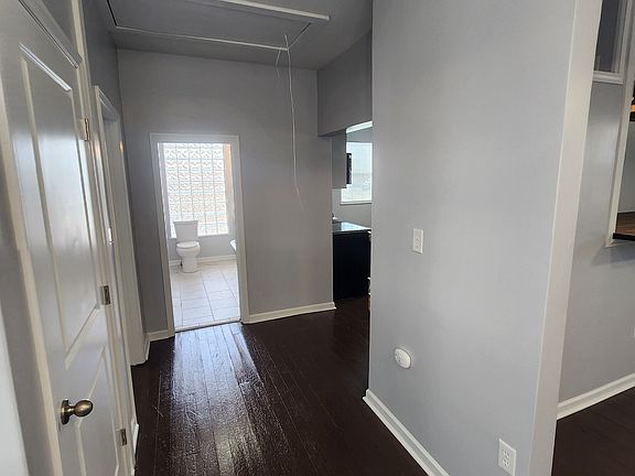 2nd image of 726 Moore St #201