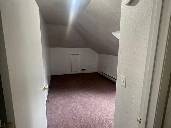4th image of 850 Lincolnway E