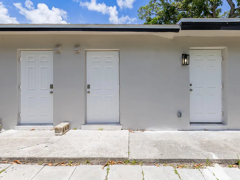 2921 NW 11th St W #WEST — Photo 9