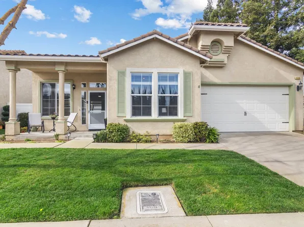 136 Woods Creek Dr, Oakdale, CA 95361