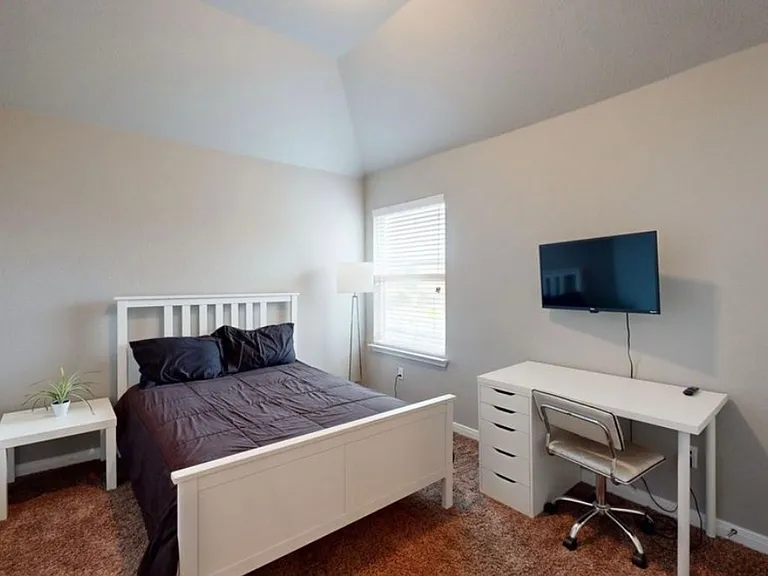 3602 Addison St — Photo 6