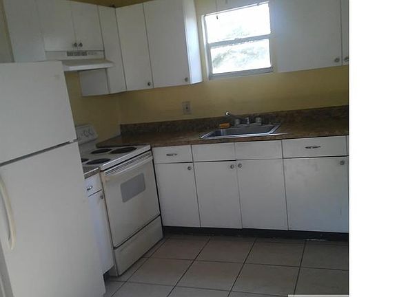 3rd image of 2846 NW 22nd Ct APT 3