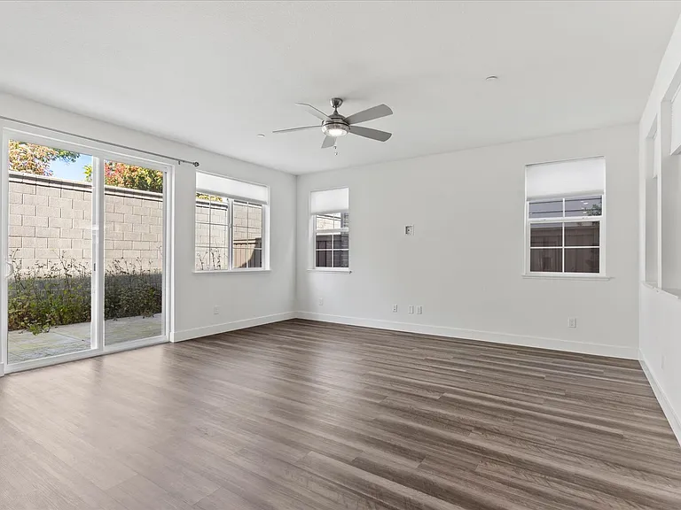 6921 Peak Way — Photo 26