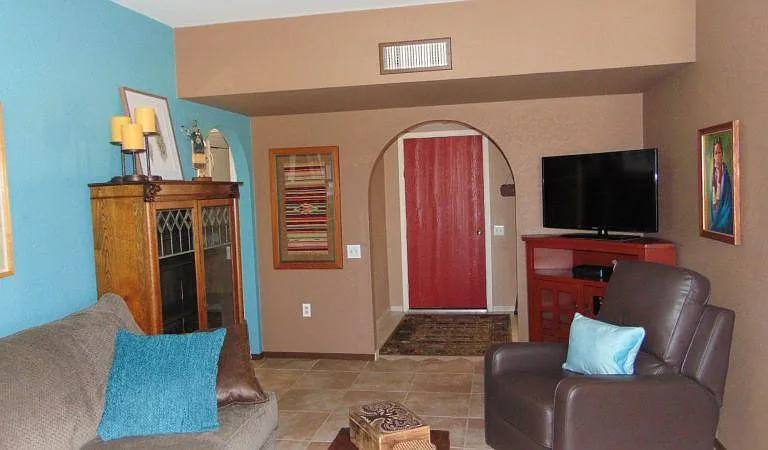 1098 W Camino Sagasta — Photo 4