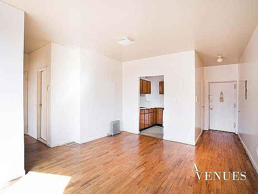 4th image of 1871 Eastern Pkwy #4