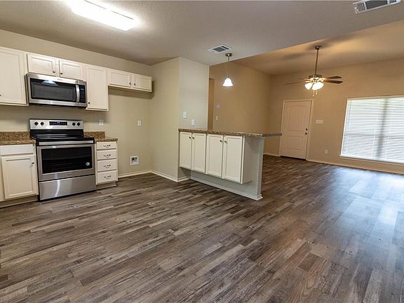 2nd image of 1000 Melody Cir