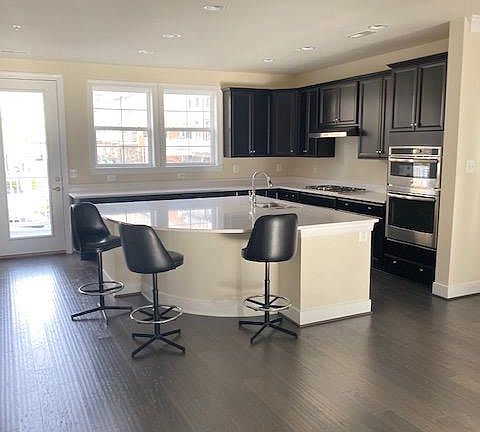 5th image of 410 Crown Park Ave