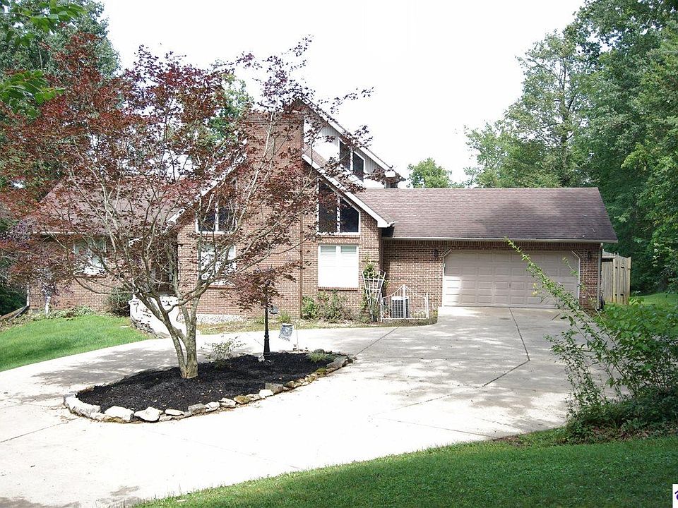 1st image of 105 Cardinal Dr