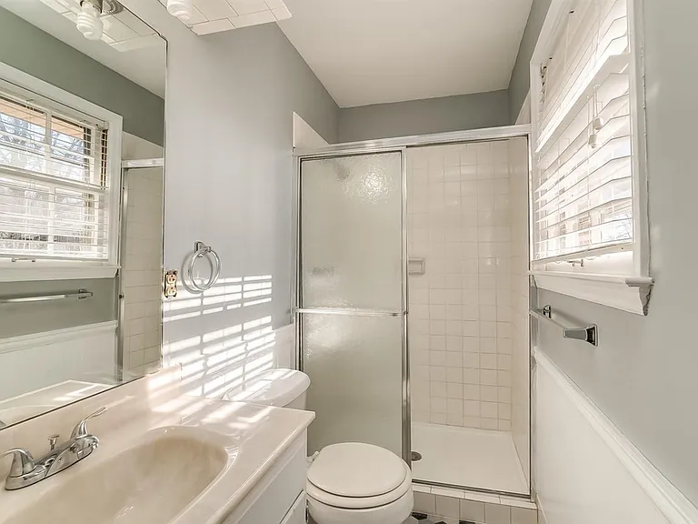 221 Wildwood Pl — Photo 14