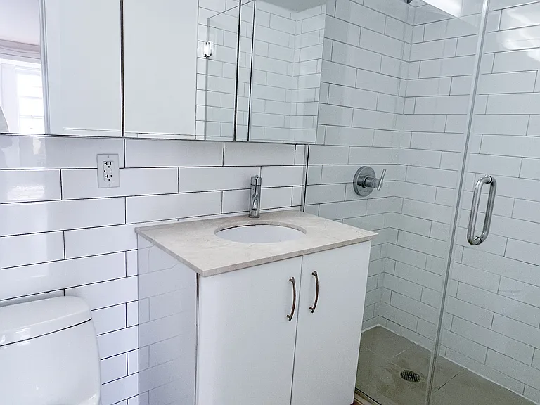 195 E 4th St #12A — Photo 8