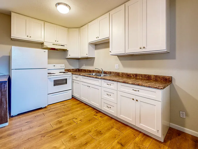 791 E Cotati Ave — Photo 5