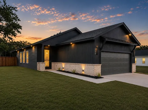 109 Sycamore St, Hillsboro, TX 76645