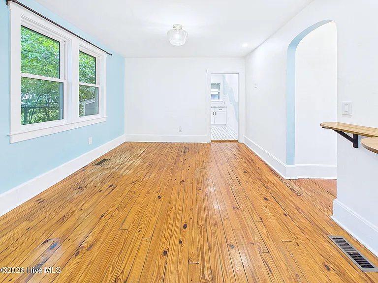 418 S 8th St — Photo 20