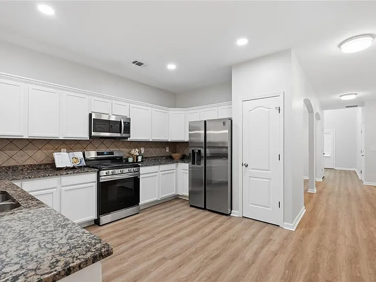 2148 Splitrail Trl NE — Photo 16