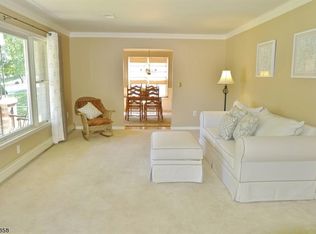 11 Cottage Ln, Sparta, NJ 07871