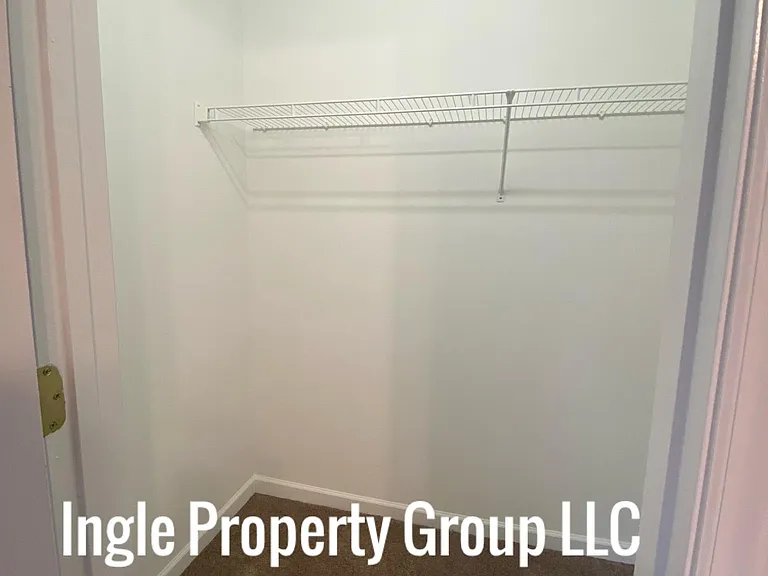 Closet in 2 nd bedroom