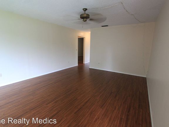 2nd image of 2525 Highlawn Ave
