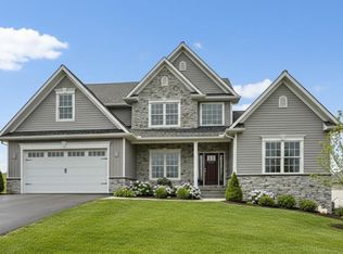 23 Rolling Meadow Rd, Lebanon, PA 17046