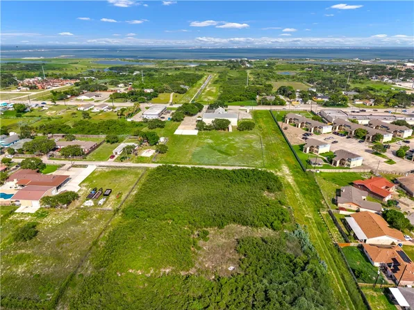 2034 Stardust Ln, Corpus Christi, TX 78418
