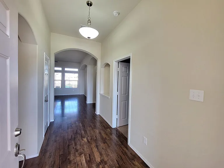 4805 Mohawk Dr — Photo 7