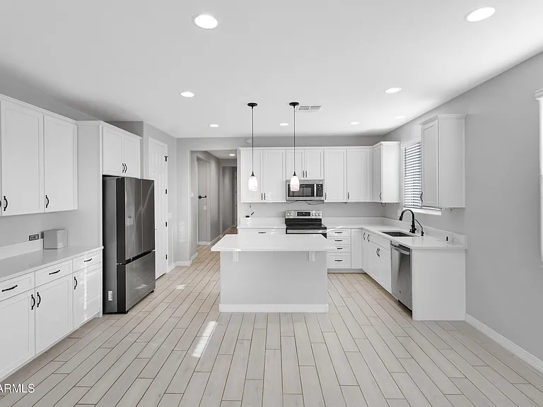 24194 W Whyman Ave — Photo 27