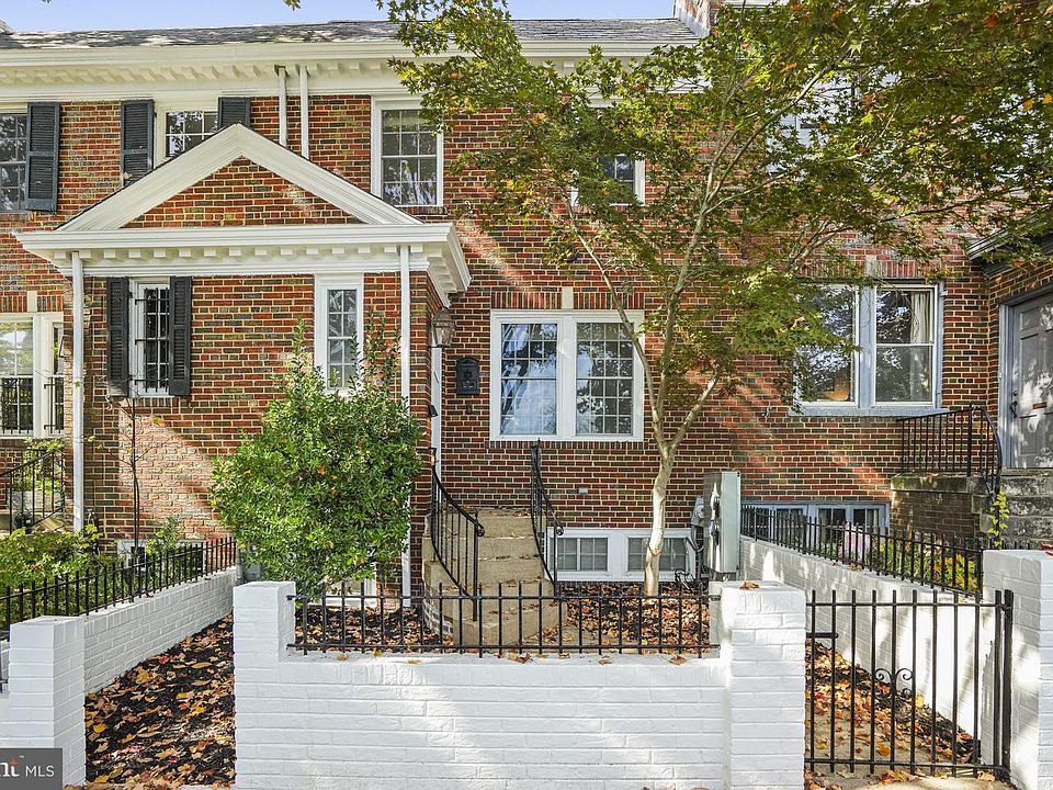 1st image of 1920 35th St NW