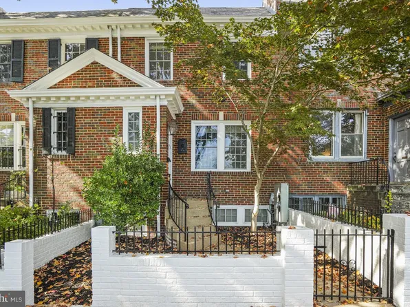 1920 35th St NW, Washington, DC 20007