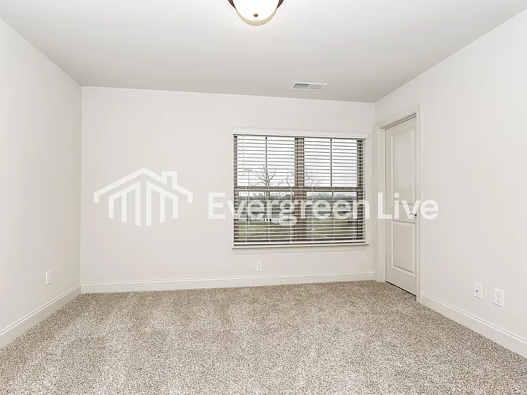 730 Elkins Dr — Photo 16