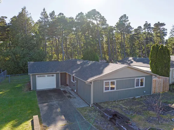 1250 34th Pl, Florence, OR 97439