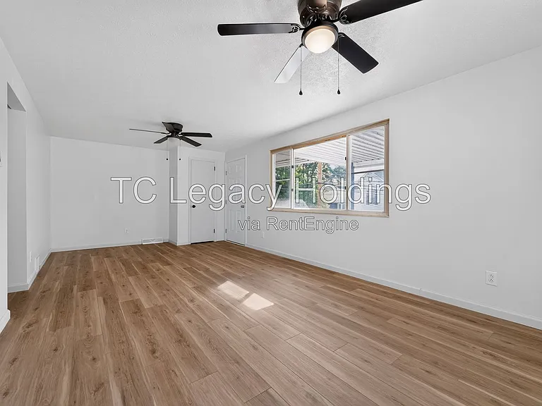 729 Ridgeway Ave — Photo 8
