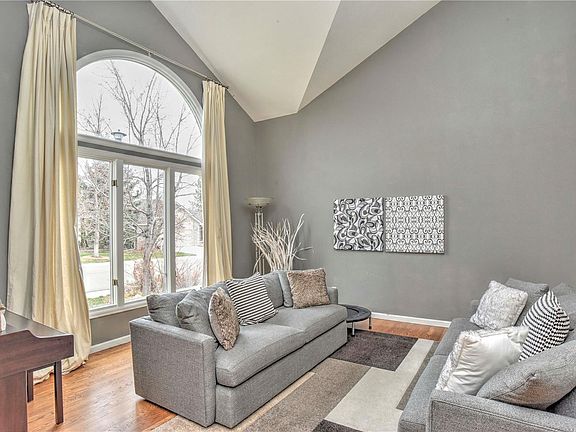 3rd image of 1187 Clubhouse Dr