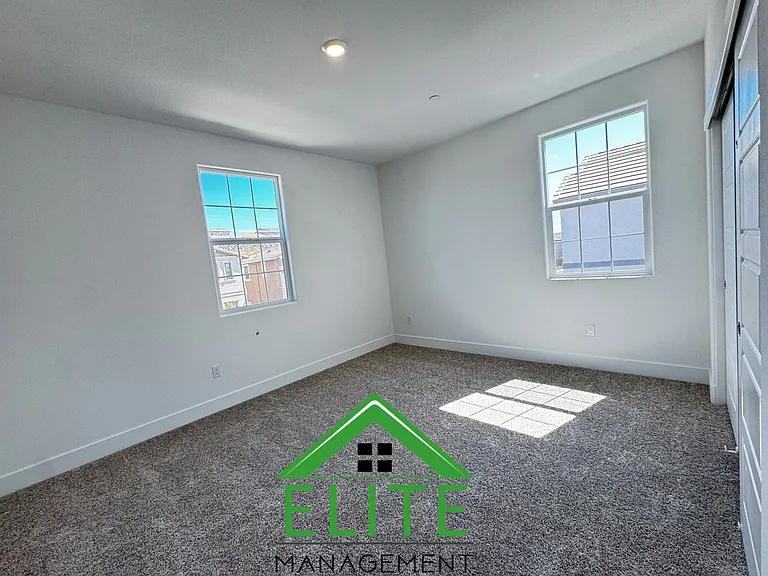 3485 Hampton Dr — Photo 13