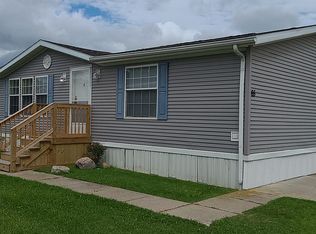 33151 Fort Rd, Rockwood, MI 48173