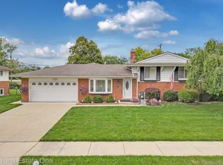 23737 Medina St, Clinton Township, MI 48035