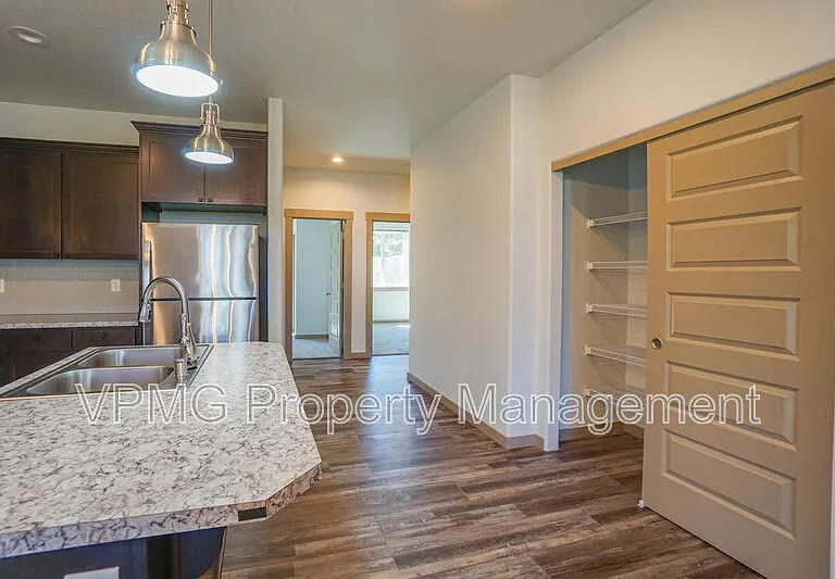 13801 NE 33rd Cir — Photo 9
