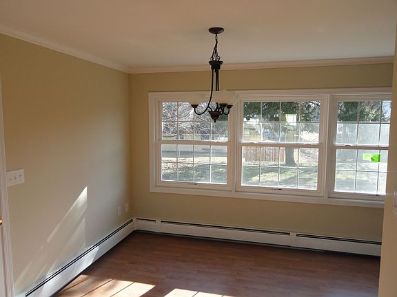 Sunny Dining Rm