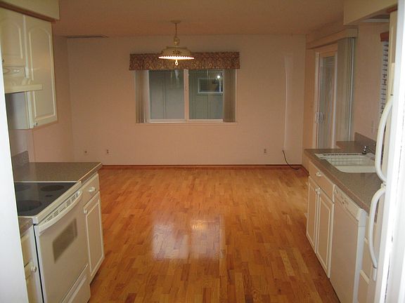 5th image of 3234 Oakcrest Dr NW