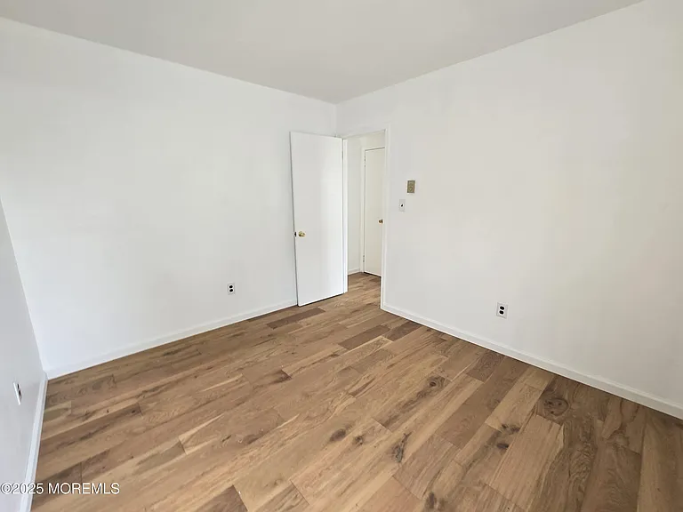 330 Elizabeth Ave — Photo 8