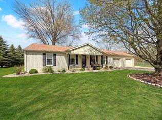 107 W 3rd St, Broadlands, IL