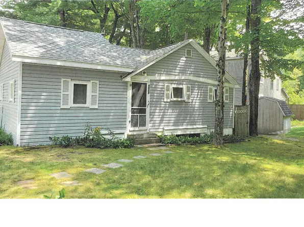 1010 S Logan Ln, Hesperia, MI 49421