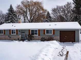 109 Crestview Ln, Waupaca, WI 54981