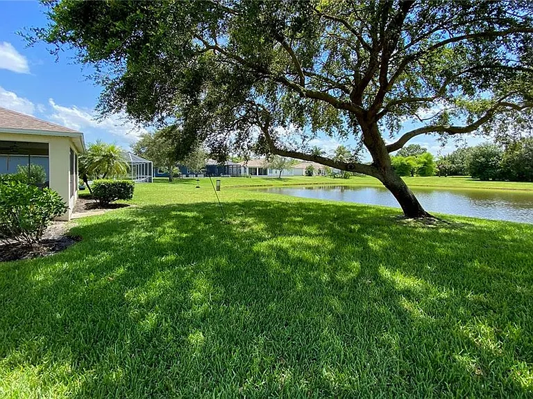 155 36th Ct SW — Photo 10