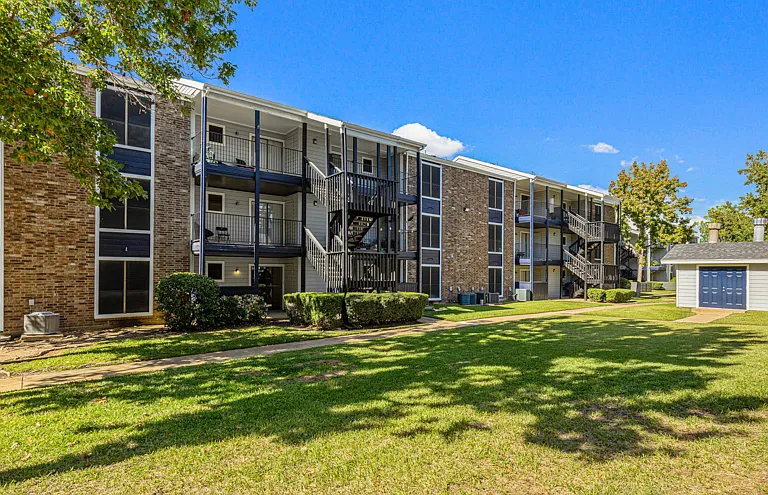 The Ridge on 161 Apartments — Photo 33
